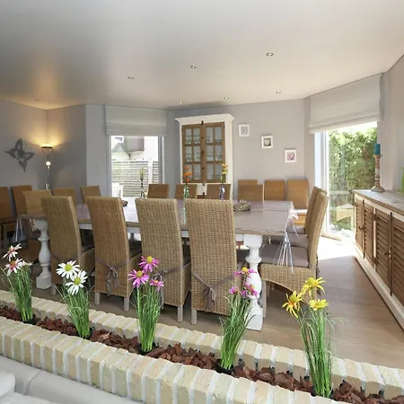 In Near The Beach, Cleaning Included Villa *